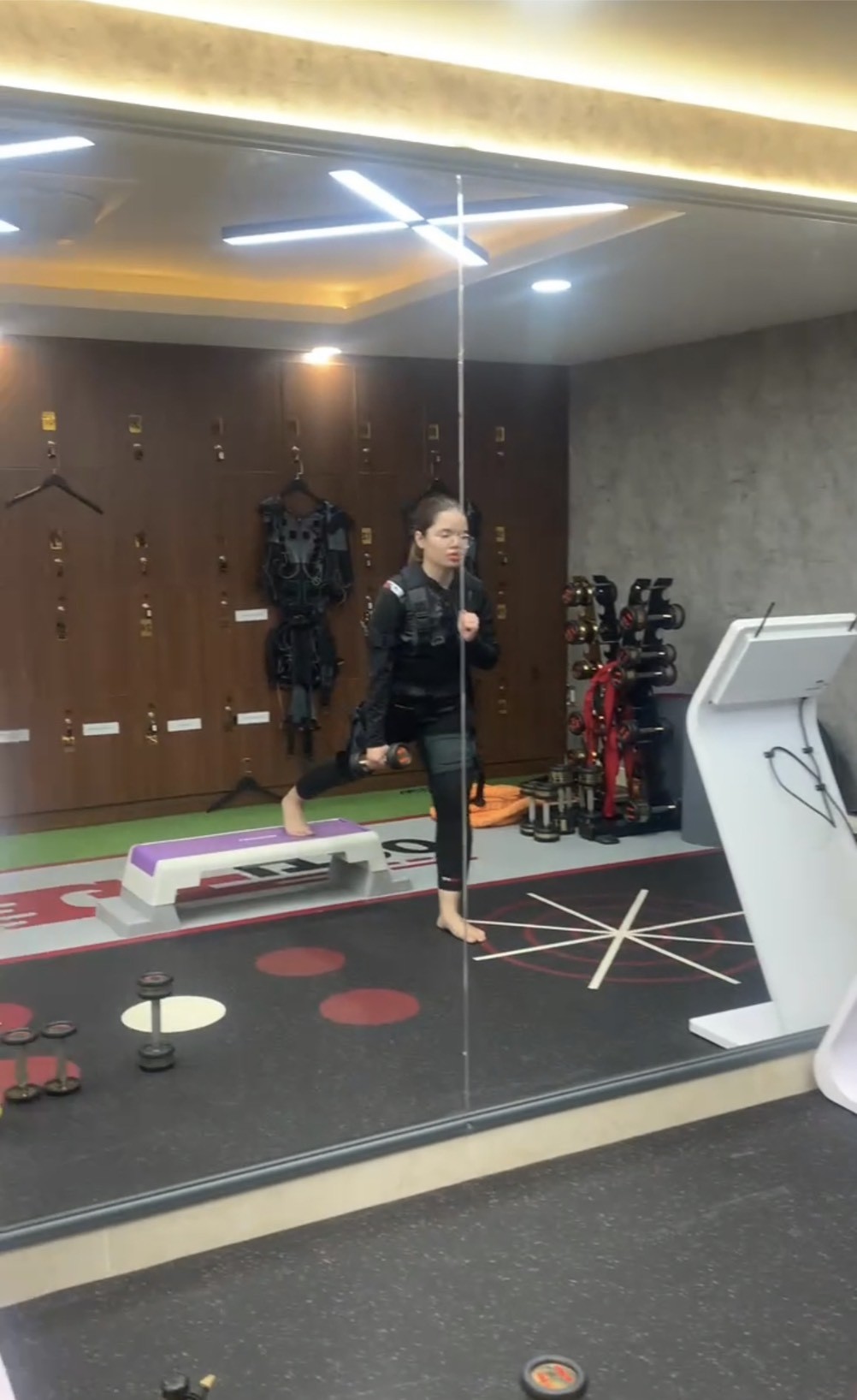 phong-tap-fit20-ems-training-yoga-1699947526.jpg