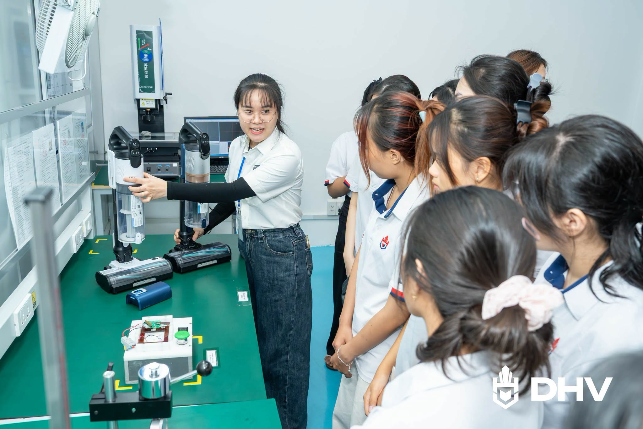 lop-hoc-dinh-huong-ung-dung-tai-dhv-1786342057.jpeg
