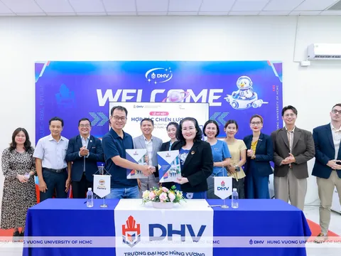 Đại học Hùng Vương TP.HCM công bố điểm chuẩn, mở rộng ứng dụng AI trong đào tạo