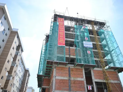 Nhà ở xã hội Happy Home cất nóc thêm block mới - mang sứ mệnh an cư cho người lao động