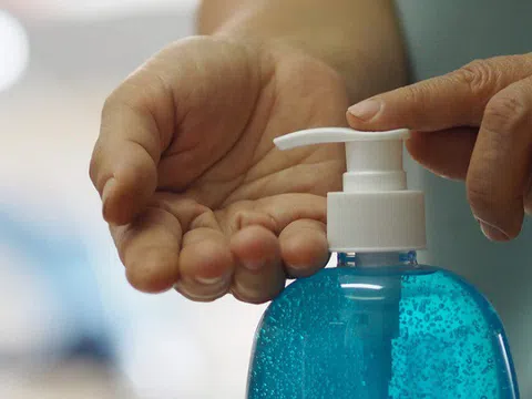 Cảnh báo 77 nhãn hiệu nước rửa tay chứa chất gây hại cho người tiêu dùng