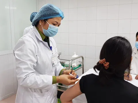 Những ai sẽ được tiêm vắc xin ngừa Covid-19 đầu tiên tại Việt Nam?