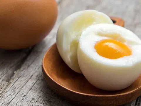 Người đàn ông tử vong vì ăn 42 quả trứng một lúc